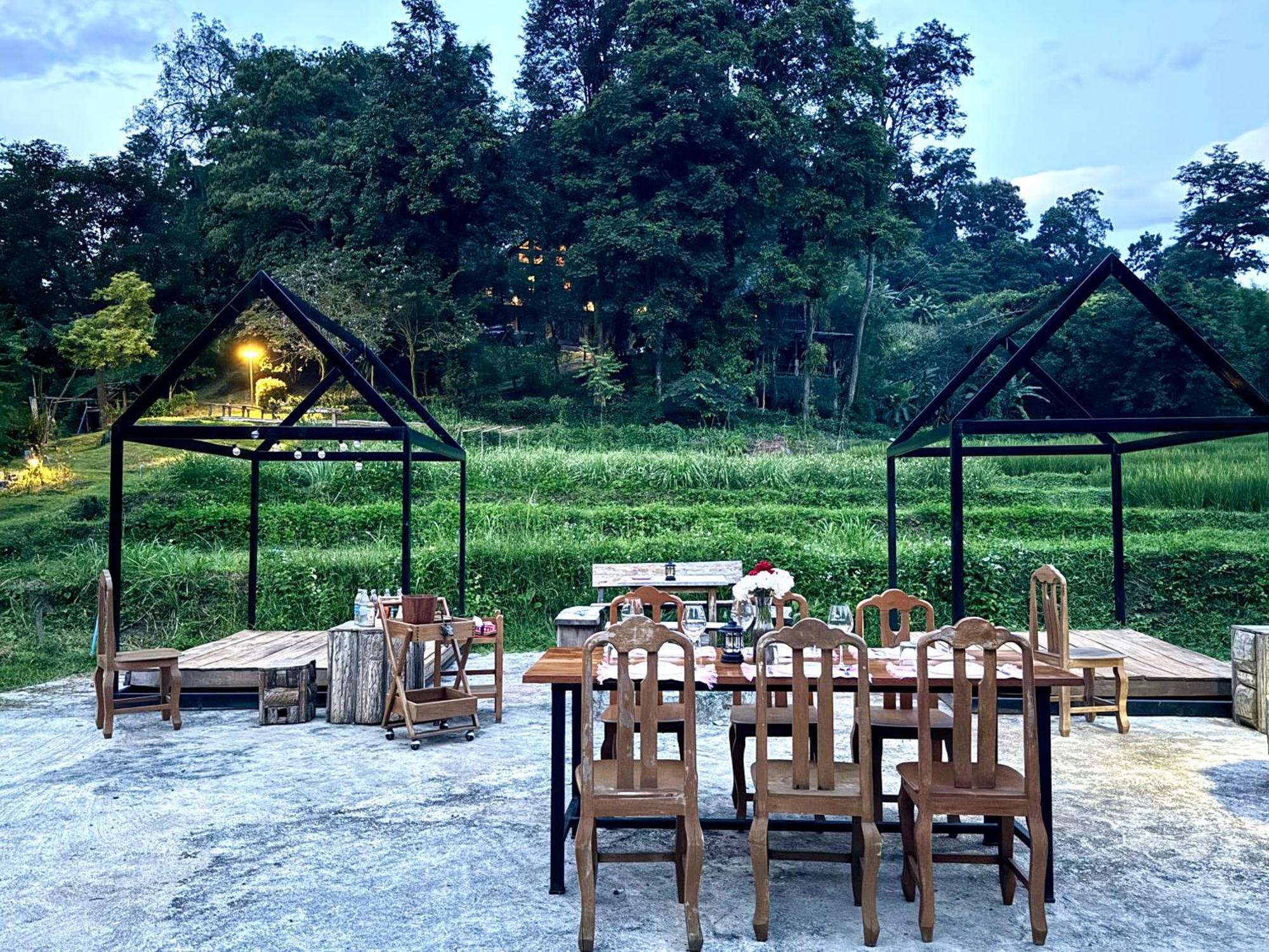 Hotel Ban Kaew Mo Ra Glamping & Restaurant Pang Mapha Exterior foto